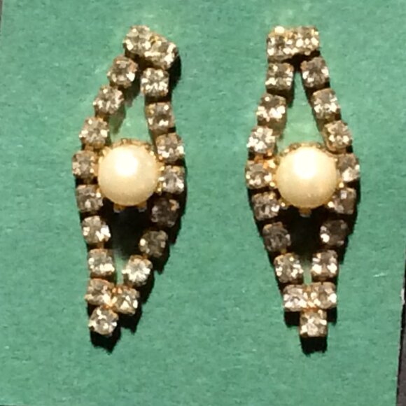 Blast from the Past with Dazzling '80s Earring Candy Bling! 💥✨ #VintageVibes - Picture 3 of 3